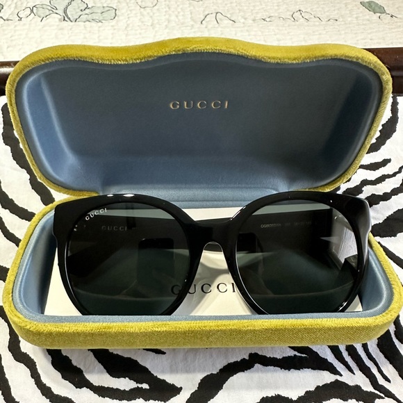 Gucci Wide Fit Sunglasses Brand New - Picture 2 of 12